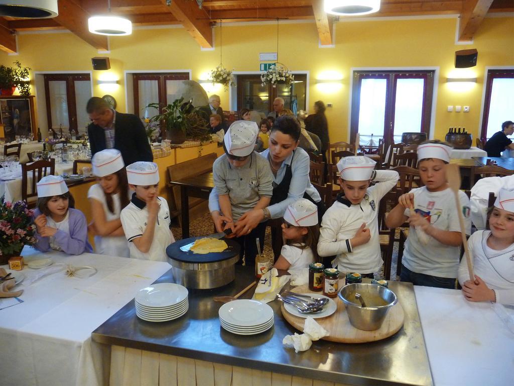Gelindo Dei Magredi Hotel Vivaro Екстериор снимка