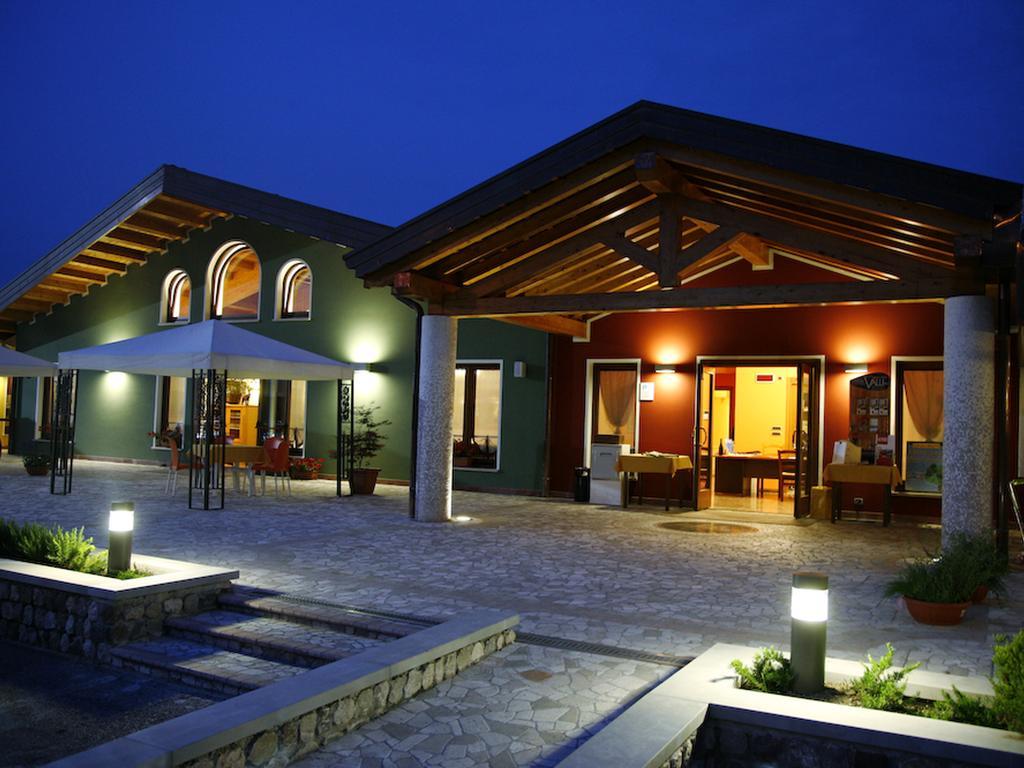 Gelindo Dei Magredi Hotel Vivaro Екстериор снимка
